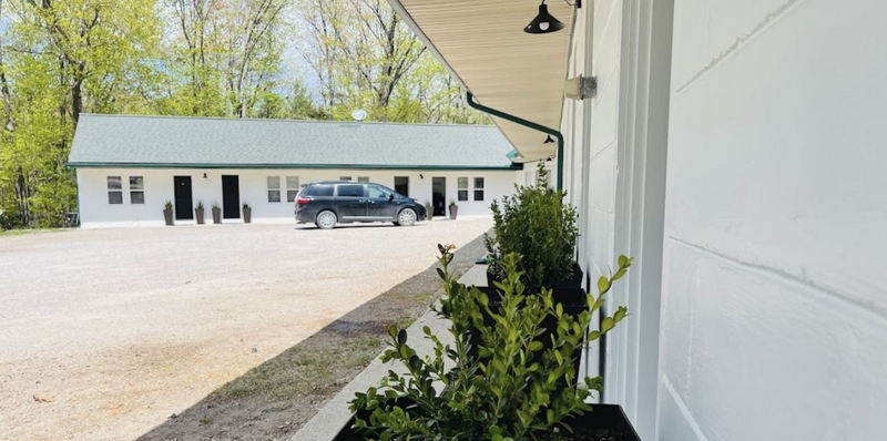 Inland Lakes Motel (Johnson Motel) - Web Listing
